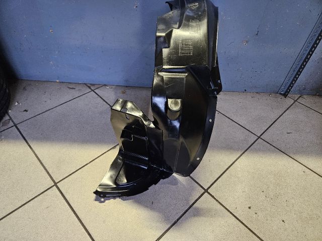 bontott SUZUKI SWIFT III Bal első Első Dobbetét (Kerékjárati, Műanyag)