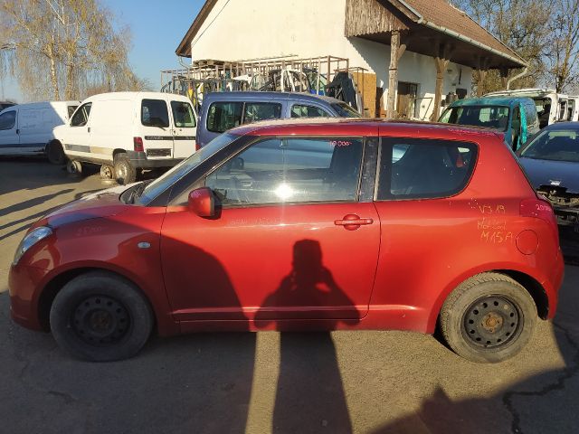 bontott SUZUKI SWIFT III Bal első Felső Zsanér