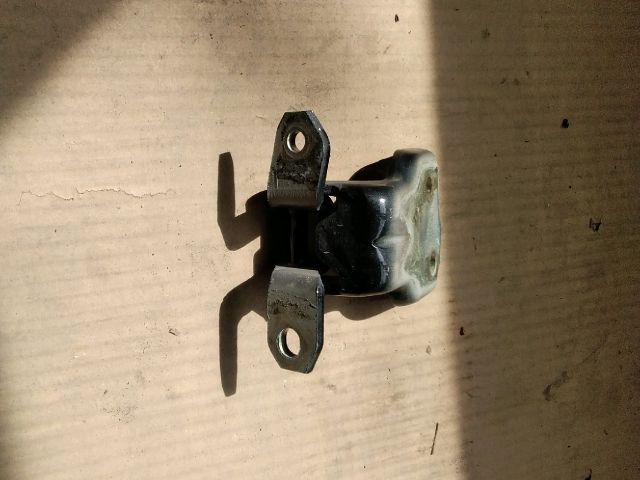 bontott SUZUKI SWIFT III Bal első Felső Zsanér