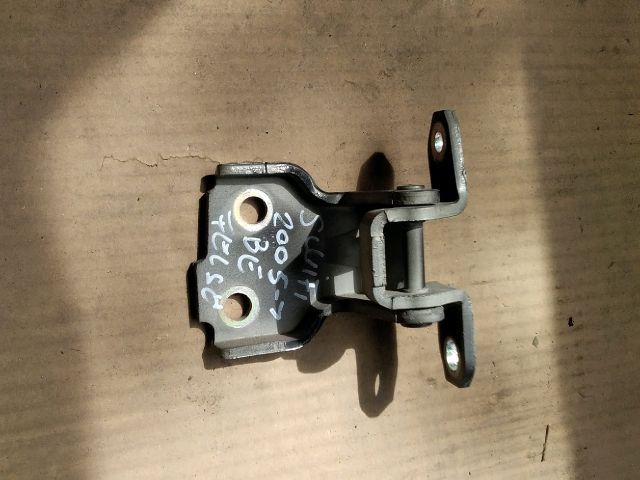 bontott SUZUKI SWIFT III Bal első Felső Zsanér