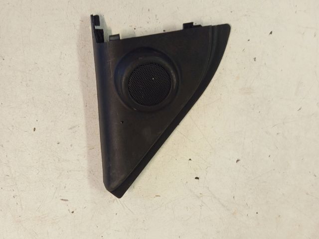bontott SUZUKI SWIFT III Bal első Kis Hangszóró Burkolat