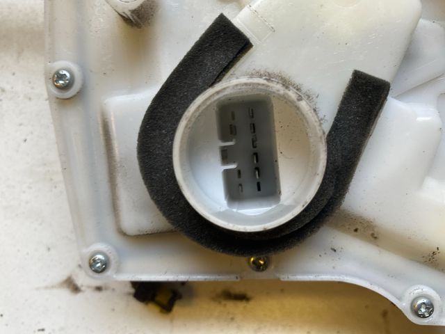 bontott SUZUKI SWIFT III Bal első Központizár Motor