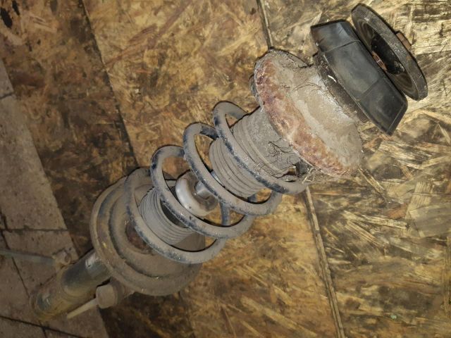 bontott SUZUKI SWIFT III Bal első Lengéscsillapító