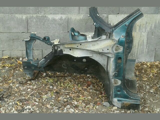 bontott SUZUKI SWIFT III Bal első Negyed Karosszéria Csomag