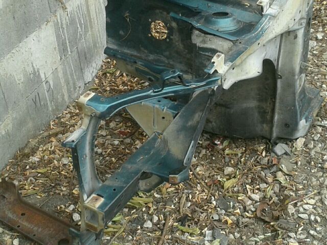 bontott SUZUKI SWIFT III Bal első Negyed Karosszéria Csomag