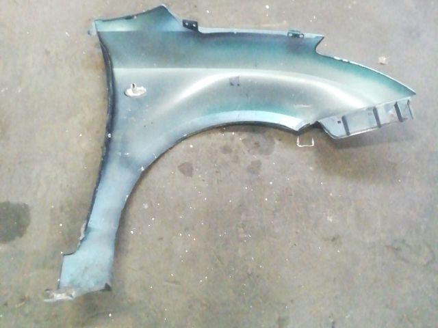 bontott SUZUKI SWIFT III Bal első Sárvédő