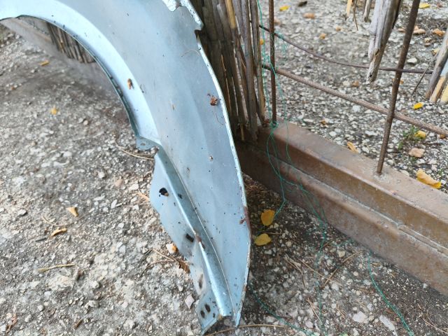 bontott SUZUKI SWIFT III Bal első Sárvédő