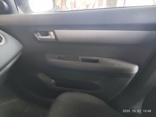 bontott SUZUKI SWIFT III Bal első Ülés