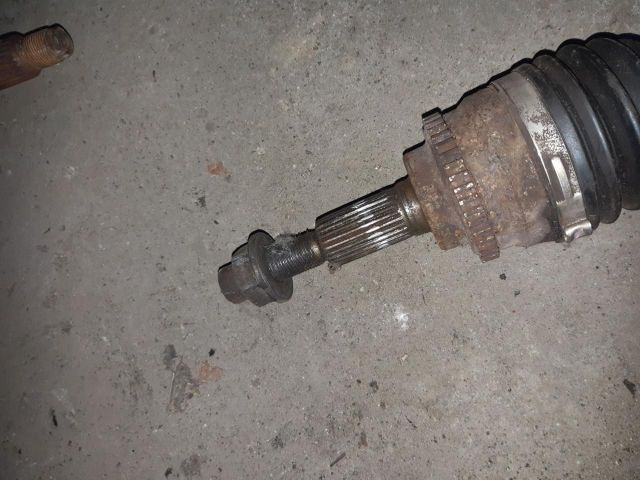 bontott SUZUKI SWIFT III Bal Féltengely