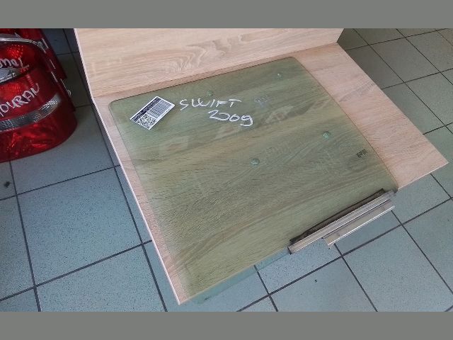 bontott SUZUKI SWIFT III Bal hátsó Ablak