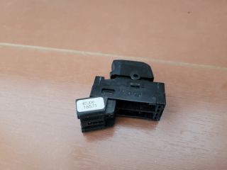 bontott SUZUKI SWIFT III Bal hátsó Ablakemelő Kapcsoló