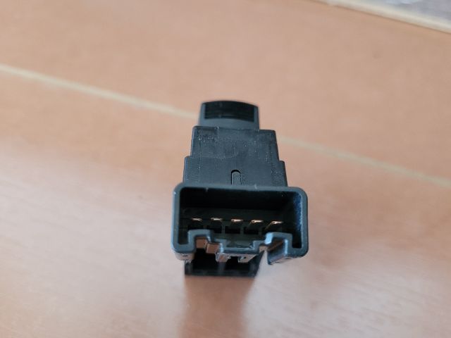 bontott SUZUKI SWIFT III Bal hátsó Ablakemelő Kapcsoló