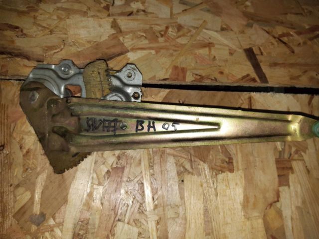 bontott SUZUKI SWIFT III Bal hátsó Ablakemelő Szerkezet (Elektromos)