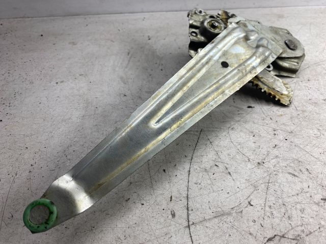 bontott SUZUKI SWIFT III Bal hátsó Ablakemelő Szerkezet (Elektromos)