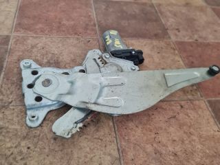 bontott SUZUKI SWIFT III Bal hátsó Ablakemelő Szerkezet (Elektromos)