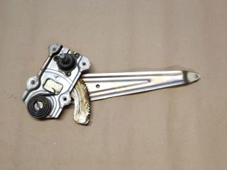 bontott SUZUKI SWIFT III Bal hátsó Ablakemelő Szerkezet (Mechanikus)