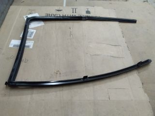 bontott SUZUKI SWIFT III Bal hátsó Ablakvezető Gumi