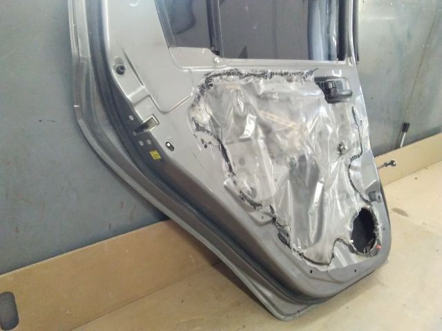 bontott SUZUKI SWIFT III Bal hátsó Ablakvezető Gumi