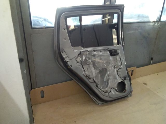 bontott SUZUKI SWIFT III Bal hátsó Ablakvezető Gumi