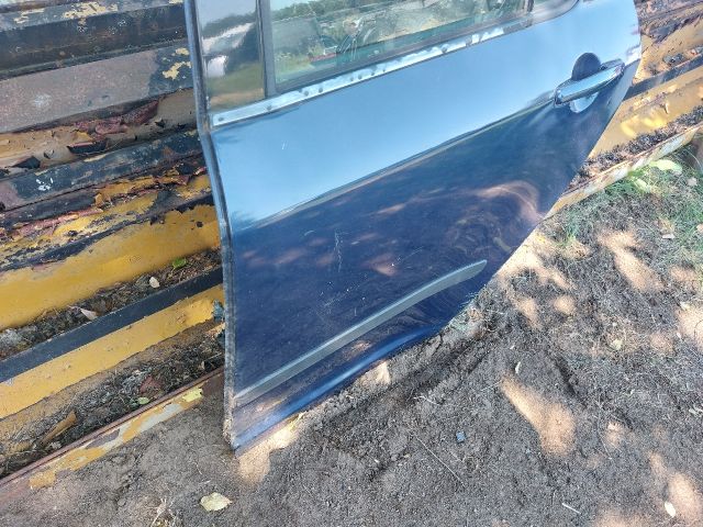 bontott SUZUKI SWIFT III Bal hátsó Ajtó (Részeivel)