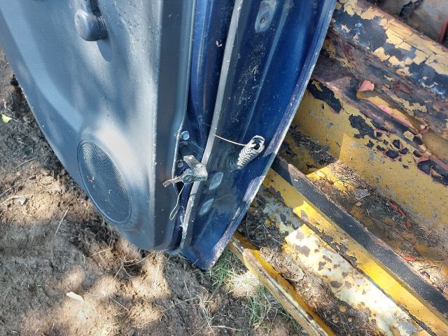 bontott SUZUKI SWIFT III Bal hátsó Ajtó (Részeivel)