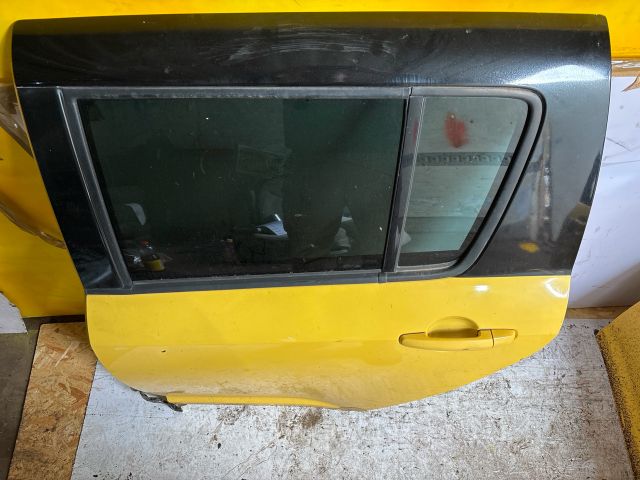 bontott SUZUKI SWIFT III Bal hátsó Ajtó (Részeivel)
