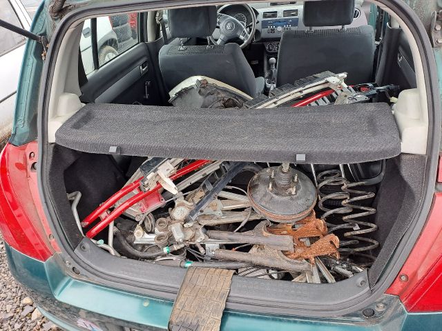 bontott SUZUKI SWIFT III Bal hátsó Ajtó (Részeivel)