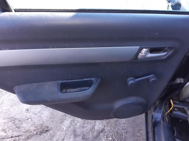 bontott SUZUKI SWIFT III Bal hátsó Ajtó (Üres lemez)