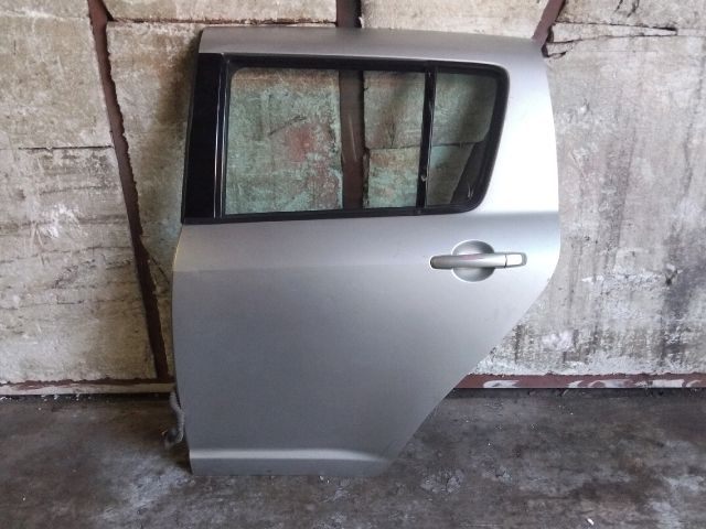bontott SUZUKI SWIFT III Bal hátsó Ajtó (Üres lemez)
