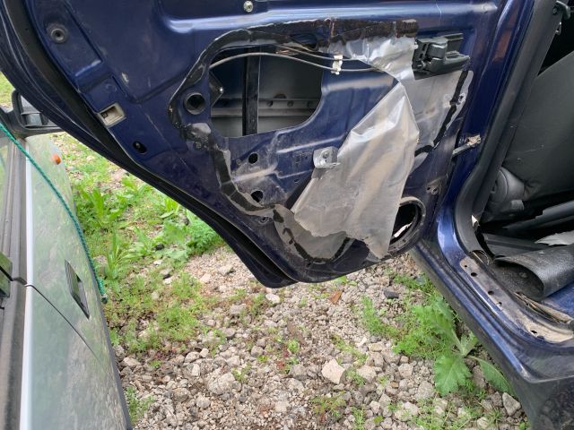 bontott SUZUKI SWIFT III Bal hátsó Ajtó (Üres lemez)