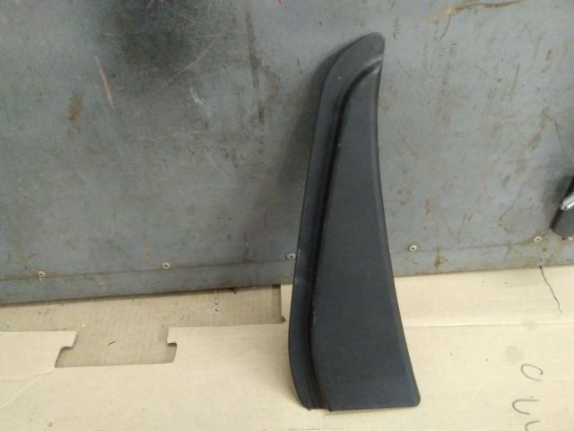 bontott SUZUKI SWIFT III Bal hátsó Ajtókeret Burkolat