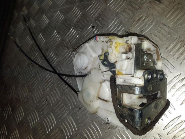 bontott SUZUKI SWIFT III Bal hátsó Ajtózár