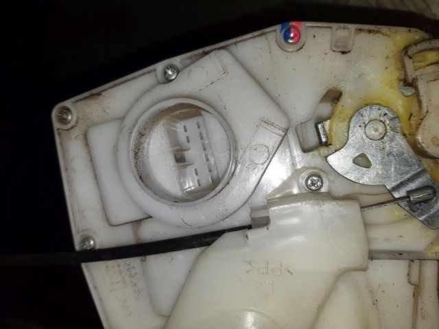 bontott SUZUKI SWIFT III Bal hátsó Ajtózár