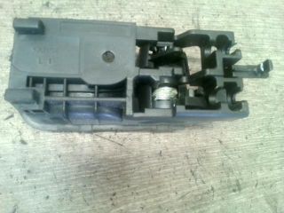 bontott SUZUKI SWIFT III Bal hátsó Belső Kilincs