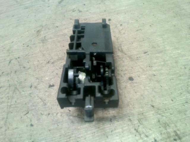 bontott SUZUKI SWIFT III Bal hátsó Belső Kilincs