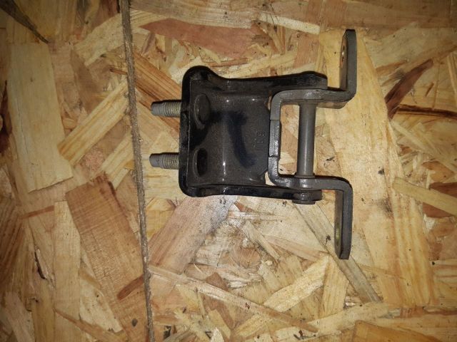 bontott SUZUKI SWIFT III Bal hátsó Felső Zsanér