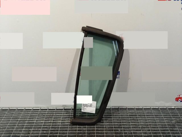 bontott SUZUKI SWIFT III Bal hátsó Fixüveg (Ajtóban)