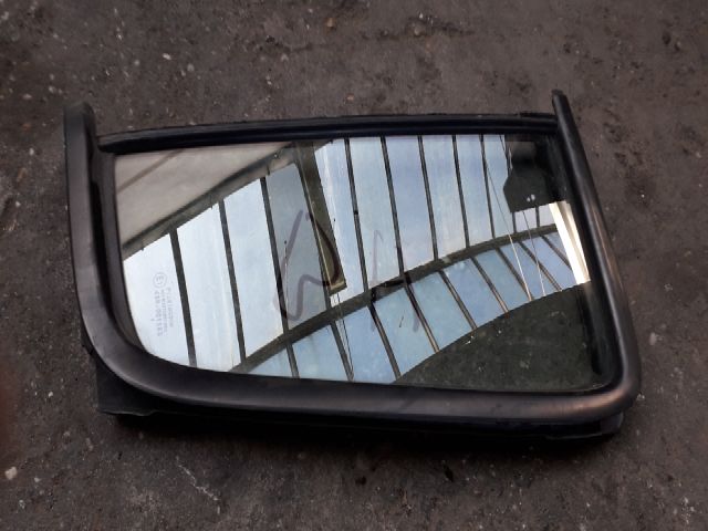 bontott SUZUKI SWIFT III Bal hátsó Fixüveg (Ajtóban)