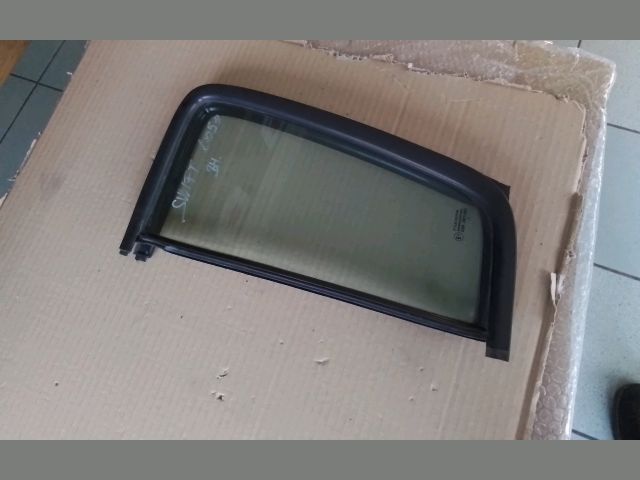 bontott SUZUKI SWIFT III Bal hátsó Fixüveg (Ajtóban)