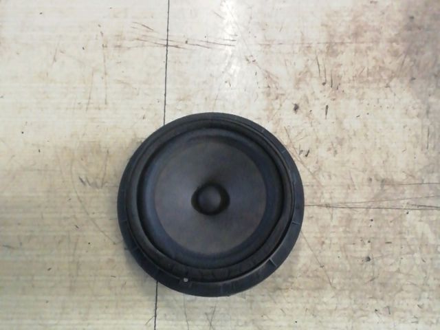 bontott SUZUKI SWIFT III Bal hátsó Hangszóró