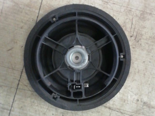 bontott SUZUKI SWIFT III Bal hátsó Hangszóró