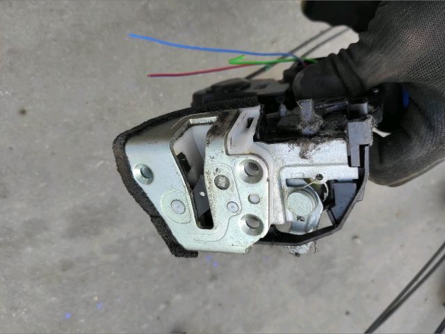 bontott SUZUKI SWIFT III Bal hátsó Központizár Motor