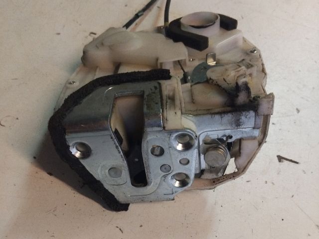 bontott SUZUKI SWIFT III Bal hátsó Központizár Motor