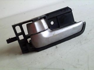 bontott SUZUKI SWIFT III Bal hátsó Külső Kilincs