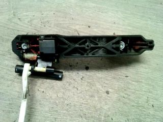 bontott SUZUKI SWIFT III Bal hátsó Külső Kilincs