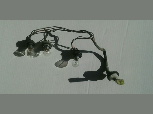 bontott SUZUKI SWIFT III Bal Hátsó Lámpa Foglalat