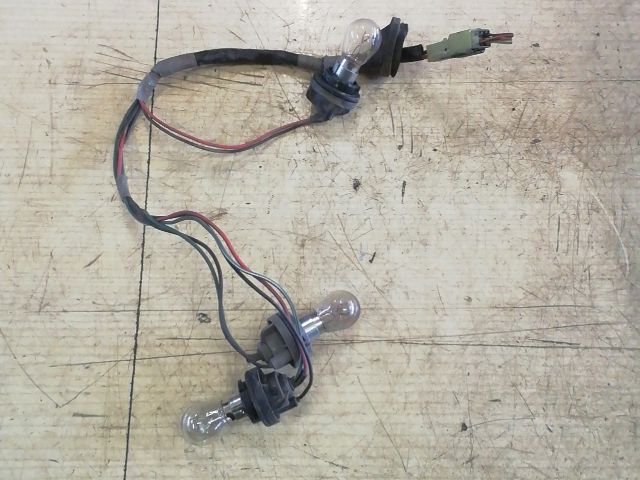 bontott SUZUKI SWIFT III Bal Hátsó Lámpa Foglalat