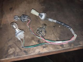 bontott SUZUKI SWIFT III Bal Hátsó Lámpa Foglalat