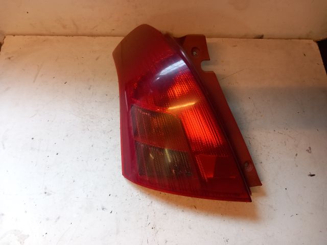 bontott SUZUKI SWIFT III Bal Hátsó Lámpa