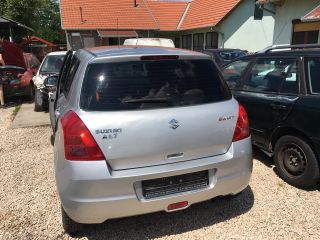 bontott SUZUKI SWIFT III Bal Hátsó Lámpa